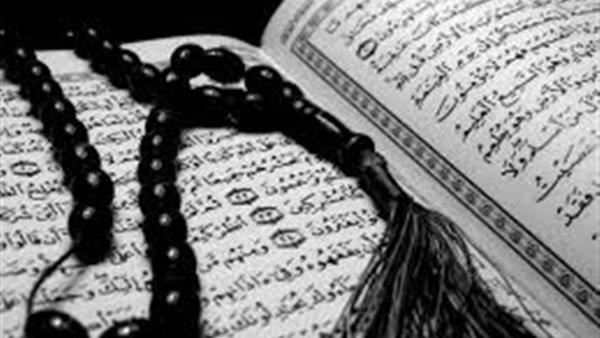 هل يجب قراءة القرآن في الصلاة بترتيب السور؟